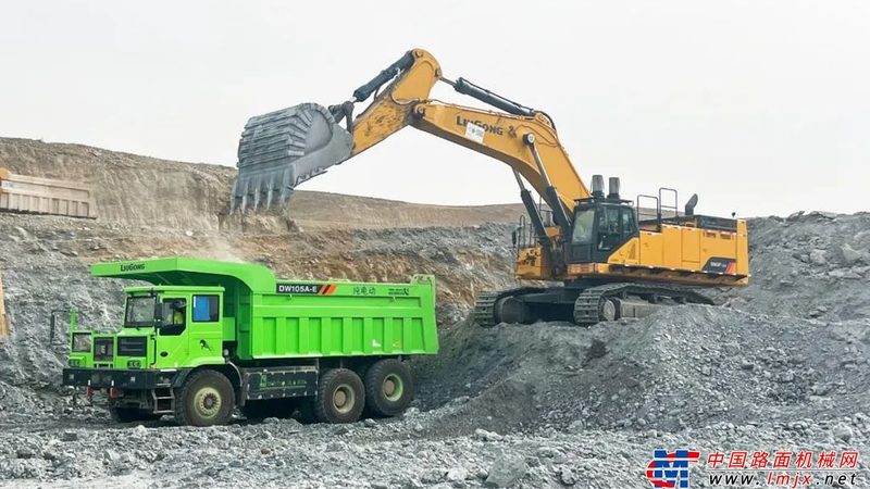 摊铺机履带尺寸规格：关键参数解析与选型要点